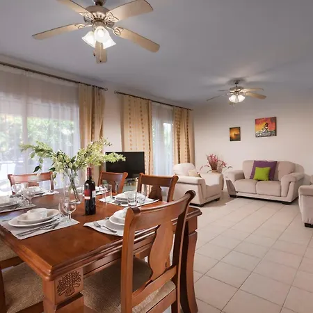Resitour - Limnaria Gardens Apartmán *