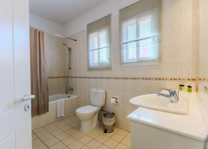 Resitour - Limnaria Gardens Apartmán