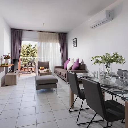 Appartement Resitour - Limnaria Gardens