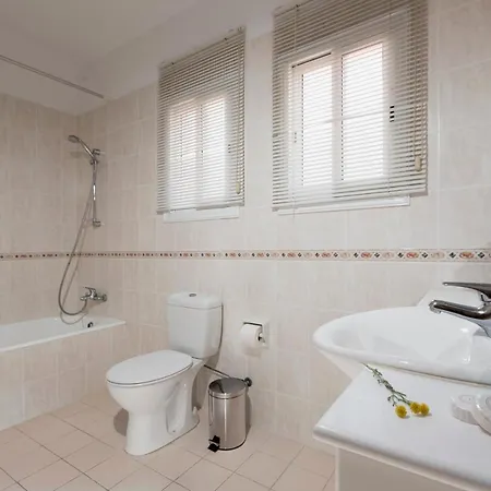 Appartement Resitour - Limnaria Gardens