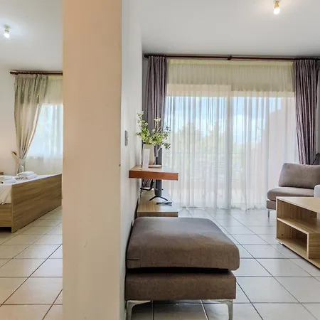 Resitour - Limnaria Gardens * Paphos